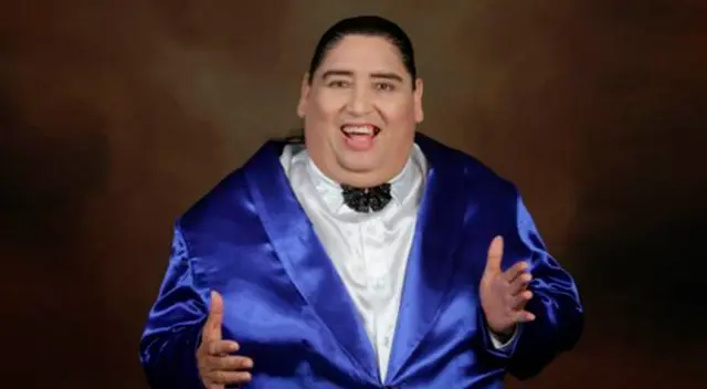 El popular Tongo está orgulloso de su hija Cin Gutiérrez, quien se ha lanzado como cantante, y aprovechó para promocionarla. El popular Tongo está orgulloso de su hija Cin Gutiérrez, quien se ha lanzado como cantante, y aprovechó para promocionarla.