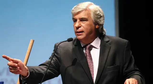 Fernando Olivera denunció que el JNE no quiere aceptar inscripción del partido Frente Esperanza. Fernando Olivera denunció que el JNE no quiere aceptar inscripción del partido Frente Esperanza.