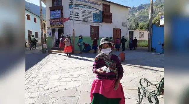 ¿Eres beneficiario del bono universal? Ingresa a la nota y averígualo con un solo clic. Aquí te lo mostramos para que conozcas si recibirás el subsidio de S/ 760 para familias vulnerables.