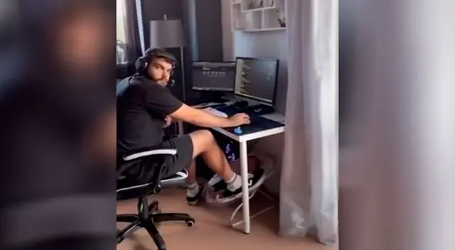 La ingeniosa manera en la que un padre juega Fortnite mientras hace dormir a su bebé