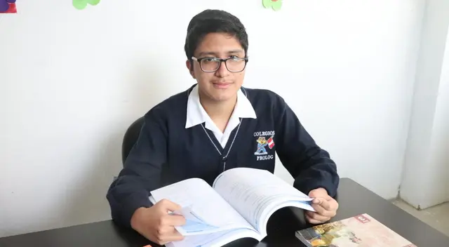 Adolescente de 16 años ingresa a UNMSM. Adolescente de 16 años ingresa a UNMSM.