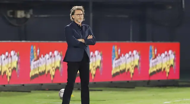 Ricardo Gareca mantiene su invicto en Asunción dirigiendo a Perú | Foto: EFE