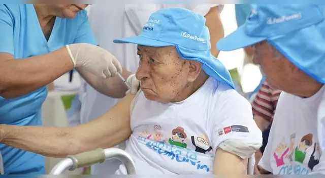 Adultos mayores podrán vacunarse contra enfermedades mortales de manera gratuita.