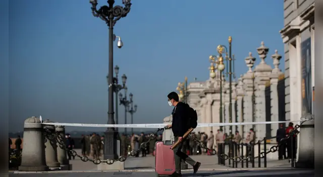 Esta medida tiene como finalidad frenar el rebrote de la COVID-19 en Madrid, ciudad más afectada de Europa. Esta medida tiene como finalidad frenar el rebrote de la COVID-19 en Madrid, ciudad más afectada de Europa.