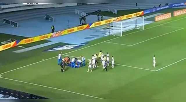 Santiago Arias se rompió la tibia en el Colombia vs. Venezuela