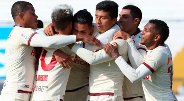 Festejo en la 'U' por el gol marcado por Dos Santso al Binacional.