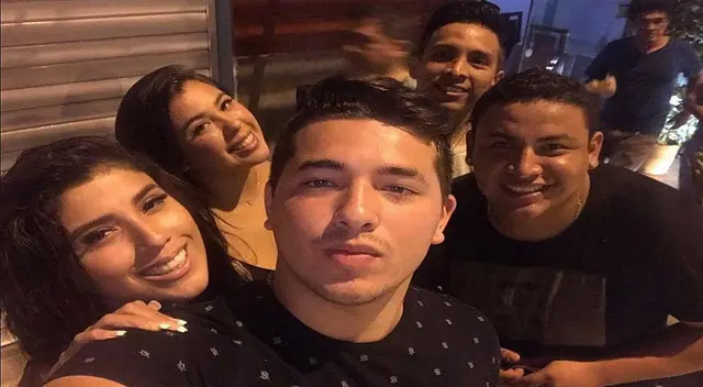 La salsera saca pecho por su familia. La salsera saca pecho por su familia.