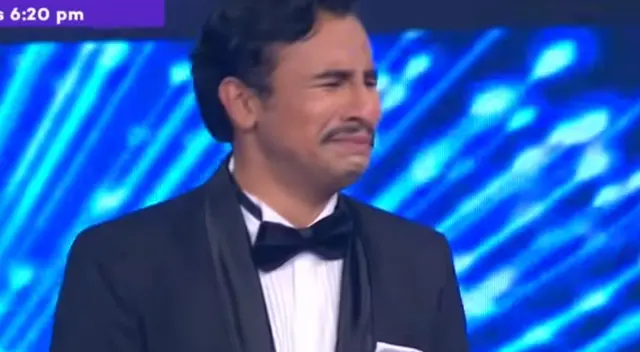 Yo Soy: Imitador de Pedro Infante llora al alzar la copa de gran final Yo Soy: Imitador de Pedro Infante llora al alzar la copa de gran final