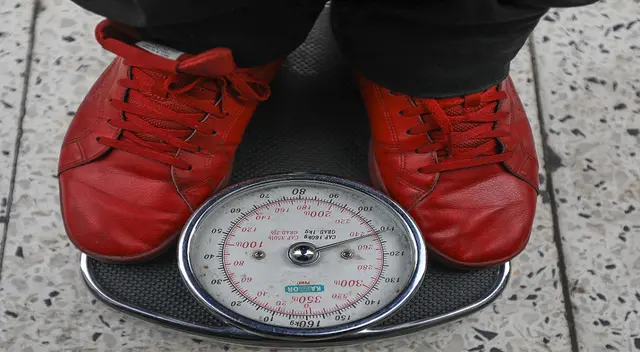 El 85% de fallecidos por COVID-19 tuvieron obesidad.