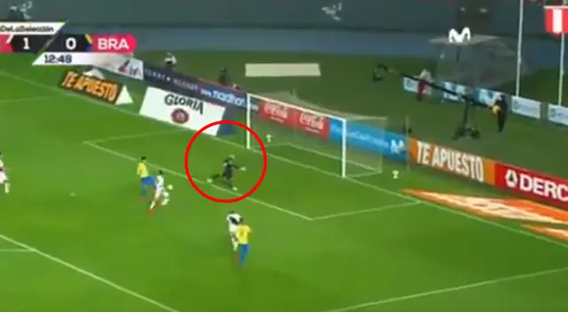 ¡Vamos, Perú! Pedro Gallese aguantó la pelota de Roberto Firminom, y así evitó que abran el marcador.