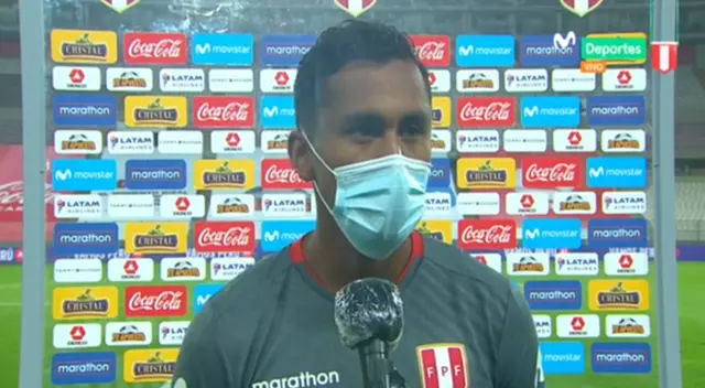 Renato Tapia incómodo con las decisiones arbitrales en el Perú vs. Brasil. Renato Tapia incómodo con las decisiones arbitrales en el Perú vs. Brasil.