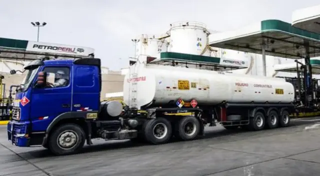 Osinergmin suspenderá a la plantas envasadoras de GLP, distribuidores a granel o distribuidores de balones de gas que comercialicen con agentes no autorizados Osinergmin suspenderá a la plantas envasadoras de GLP, distribuidores a granel o distribuidores de balones de gas que comercialicen con agentes no autorizados