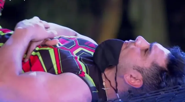 Rafael Cardozo se retorcía de dolor. Rafael Cardozo se retorcía de dolor.