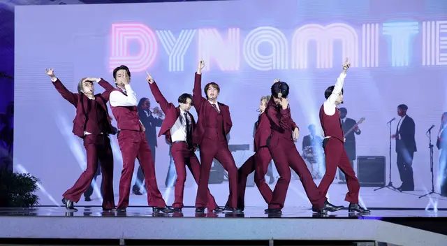 BTS encendió la noche en los Premios Billboard 2020.