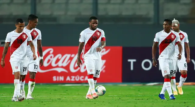 El Perú vs. Brasil dirigido por el árbitro Julio Bascuñán dio la vuelta al mundo | Foto: EFE