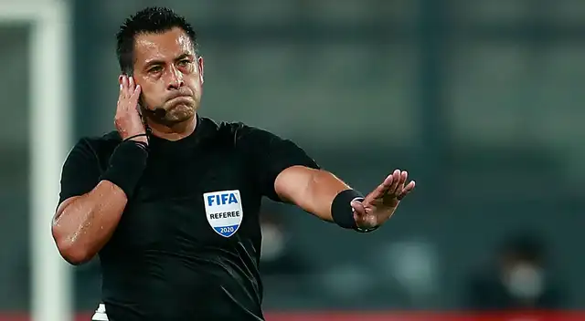 Julio Bascuñan tiene antecedentes de malos arbitrajes y vienen juntando firmas para que ya no siga arbitrando.