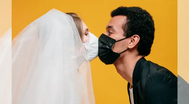 Una boda terminó en discusión tras llegar la verdadera esposa del supuesto novio a la iglesia e impedir el matrimonio religioso, causando una gran sorpresa en los invitados.