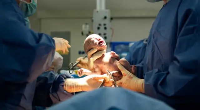 El increíble episodio tuvo lugar en un hospital ubicado en la ciudad de Dubái.