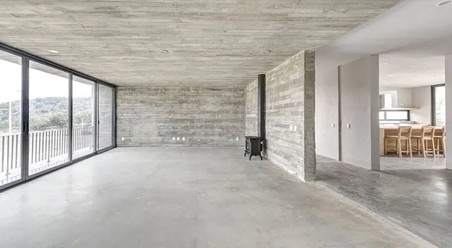 Logra que tus pisos estén limpios y relucientes.