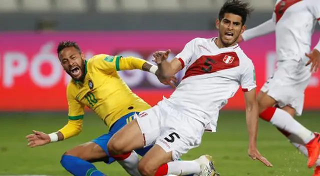 Carlos Zambrano sigue lamentando la derrota de Perú.