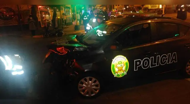 violento choque entre patrullero y vehículo violento choque entre patrullero y vehículo