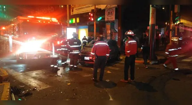 violento choque entre patrullero y vehículo violento choque entre patrullero y vehículo