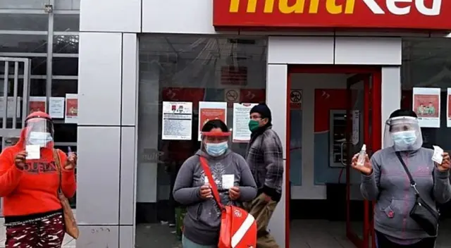 ¿Qué hago si mi hogar no fue beneficiado del bono Universal? Te mostramos las opciones que tienes para recibir otros bonos que el Gobierno otorga durante la pandemia. ¿Qué hago si mi hogar no fue beneficiado del bono Universal? Te mostramos las opciones que tienes para recibir otros bonos que el Gobierno otorga durante la pandemia.