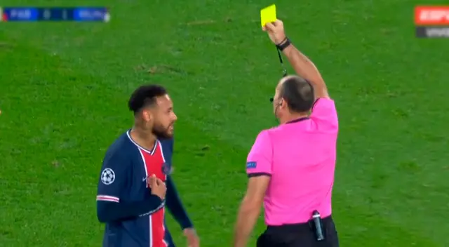Neymar fue pintado de amarillo en el PSG vs. Manchester United. Neymar fue pintado de amarillo en el PSG vs. Manchester United.