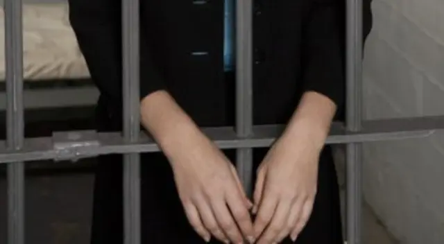 Dictan prisión contra Katherin De la Cruz Caruzo por lanzar agua hervida a su ex pareja Dictan prisión contra Katherin De la Cruz Caruzo por lanzar agua hervida a su ex pareja