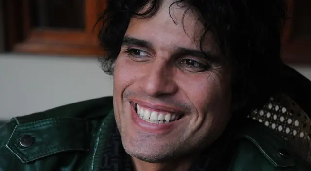 Tras dejar Arena Hash, Pedro Suárez Vértiz lanzó “(No Existen) Técnicas Para Olvidar” en 1993, y hoy conmemora un nuevo aniversario.