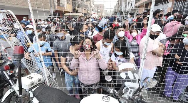 Vocero de los bomberos recordó que hace un mes también hubo un incendio en el mercado ‘La Cachina’.