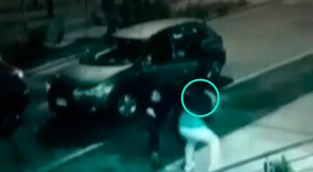 Roban auto a hombre fuera de edificio en Lince. Roban auto a hombre fuera de edificio en Lince.