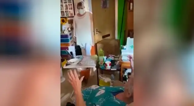 Anciana y su hija protagonizan tierno reencuentro