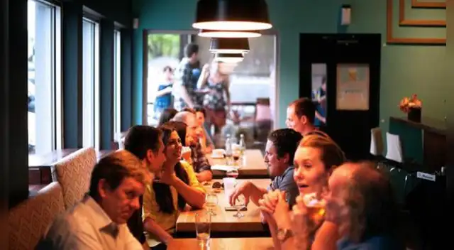 La cuenta total de la cena fue de casi 3 mil dólares.