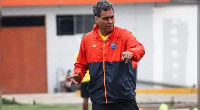 Del Solar se salió de su libreto y soltó frase provocadora ante el equipo de Mannucci.