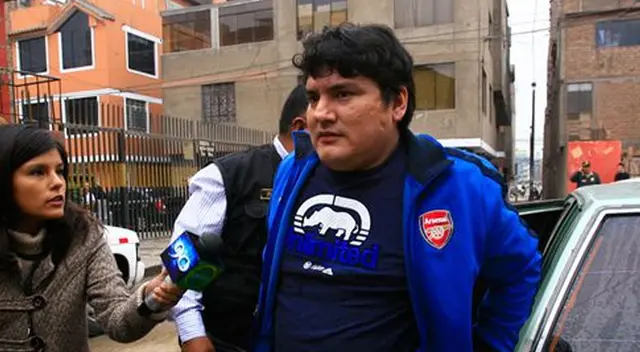 Chacalón Jr. canta pese a prohibición de reuniones sociales. Chacalón Jr. canta pese a prohibición de reuniones sociales.