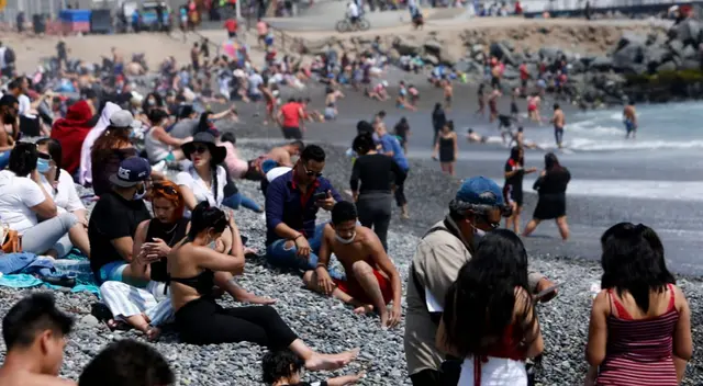 Hasta lo que va de la fecha, cerca de 100 personas han sido multadas en el distrito de Miraflores por no portar la mascarilla correspondiente para evitar al nuevo coronavirus, según Luis Molina. Hasta lo que va de la fecha, cerca de 100 personas han sido multadas en el distrito de Miraflores por no portar la mascarilla correspondiente para evitar al nuevo coronavirus, según Luis Molina.