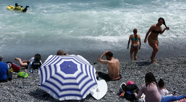 Hasta lo que va de la fecha, cerca de 100 personas han sido multadas en el distrito de Miraflores por no portar la mascarilla correspondiente para evitar al nuevo coronavirus. Hasta lo que va de la fecha, cerca de 100 personas han sido multadas en el distrito de Miraflores por no portar la mascarilla correspondiente para evitar al nuevo coronavirus.