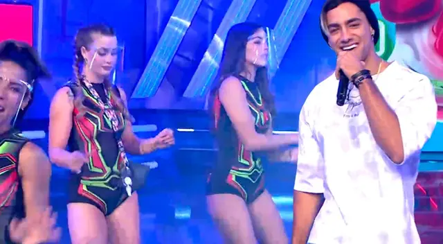 Luciana Fuster demostró que aún apoya a su expareja Austin Palao al moverse al ritmo de su canción “Ella” durante su presentación en EEG. Luciana Fuster demostró que aún apoya a su expareja Austin Palao al moverse al ritmo de su canción “Ella” durante su presentación en EEG.