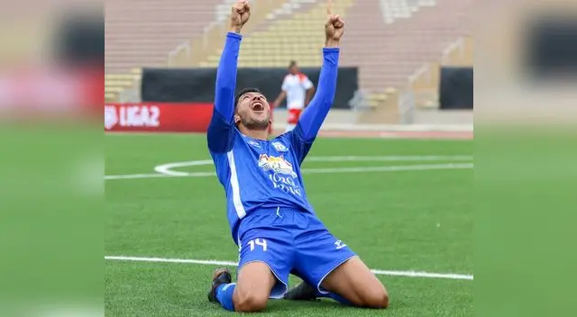 Marcelo Argüello celebra el gol anotado al Cultural Santa Rosa.