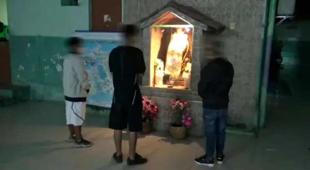 Ellos formarían una banda de cogoteros. Ellos formarían una banda de cogoteros.