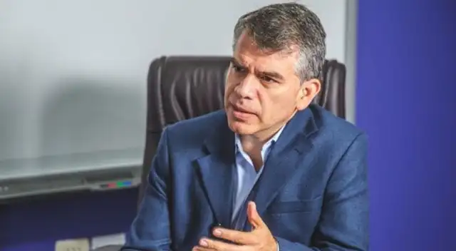 Julio Guzmán presentó su precandidatura presidencial por el Partido Morado. Julio Guzmán presentó su precandidatura presidencial por el Partido Morado.