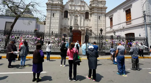 Fieles en pandemia. Fieles en pandemia.