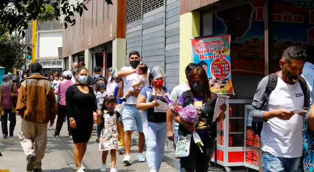 Fieles en pandemia. Fieles en pandemia.