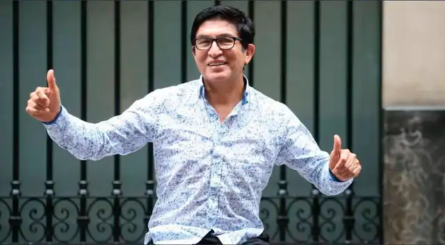 Fernando Armas incursionó en las presentaciones online e incentivó a sus fans a prevenir el contagio de COVID-19. Fernando Armas incursionó en las presentaciones online e incentivó a sus fans a prevenir el contagio de COVID-19.