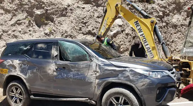 Edgar Alarcón publicó las imágenes del carro en que viajaba. Edgar Alarcón publicó las imágenes del carro en que viajaba.