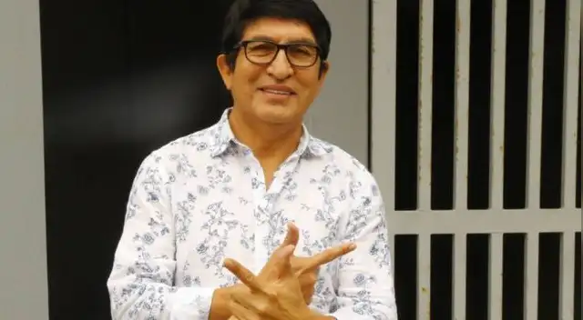 Fernando Armas incursionó en las presentaciones online e incentivó a sus fans a prevenir el contagio de COVID-19. Fernando Armas incursionó en las presentaciones online e incentivó a sus fans a prevenir el contagio de COVID-19.