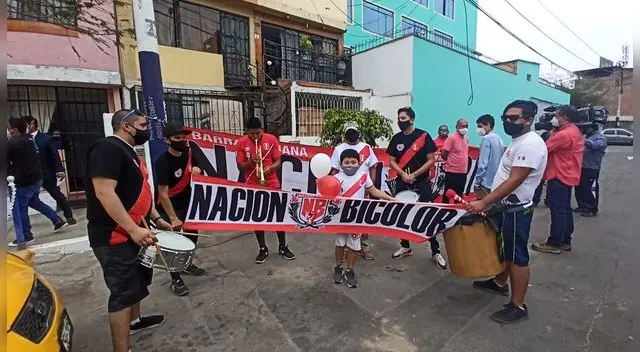 Familia de Lapalula celebra convocatoria del delantero. Familia de Lapalula celebra convocatoria del delantero.