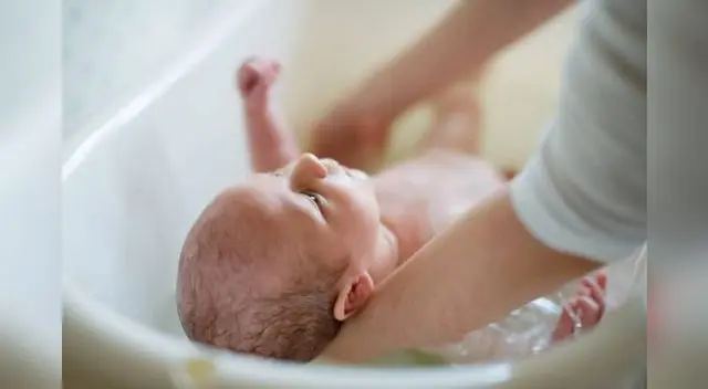 La rutina del baño depende de la edad del pequeño.