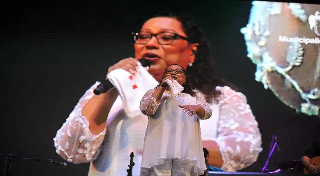 Bartola ahora difunde su música mediante redes sociales. Bartola ahora difunde su música mediante redes sociales.